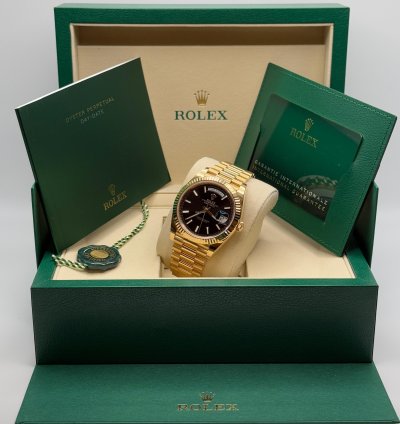 Rolex Day-date 40 New 2025 Black Dial Yellow Gold Fluted Bezel President Bracelet