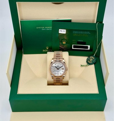 Rolex Day-date 40 New 2025 Day-date 40mm 228235 Presidential Rose Gold Mop Diamond Baguette Dial