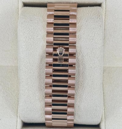 Rolex Day-date 40 New 2025 Day-date 40mm 228235 Presidential Rose Gold Olive Green Dial