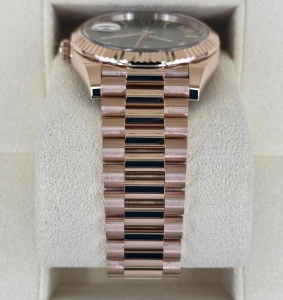 Rolex Day-date 40 New 2025 Day-date 40mm 228235 Presidential Rose Gold Olive Green Dial