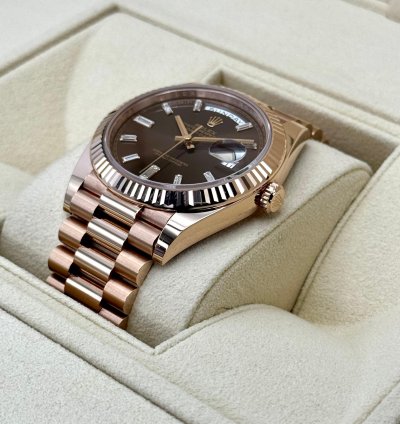 Rolex Day-date 40 New 2025 Day-date 40mm 228235 Rose Gold Chocolate Baguette Dial