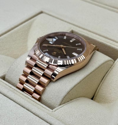 Rolex Day-date 40 New 2025 Day-date 40mm 228235 Rose Gold Chocolate Baguette Dial