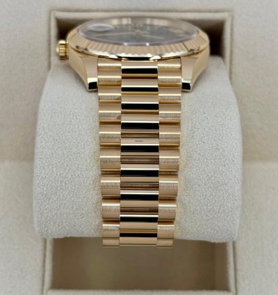 Rolex Day-date 40 New 2025 Day-date 40mm 228238 Presidential Green Ombre Dial