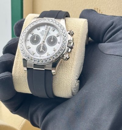 Rolex Daytona Mother Of Pearl Cosmograph Daytona Diamond Set Bezel White Gold 40mm