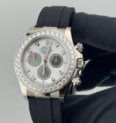 Rolex Daytona Mother Of Pearl Cosmograph Daytona Diamond Set Bezel White Gold 40mm