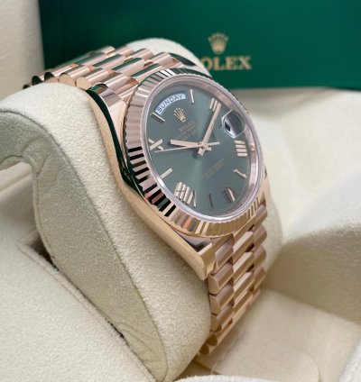 Rolex Day-date 40 New Day-date 40mm 228235 Rose Gold Fluted Olive Green Roman Dial Presidential