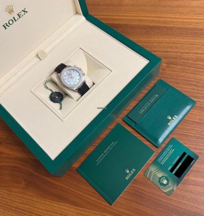 Rolex Daytona Mother Of Pearl Dial 126589rbr-0001