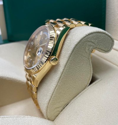 Rolex Day-date 40 New Day-date 40mm 228238 Yellow Gold Presidential Champagne Baguette Dial