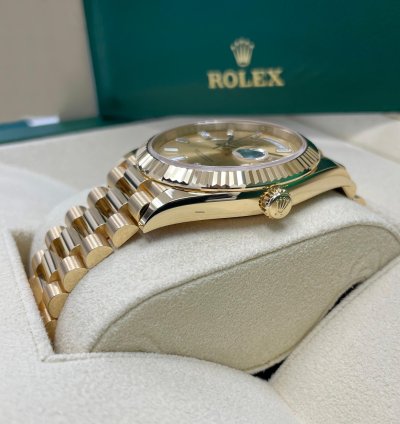 Rolex Day-date 40 New Day-date 40mm 228238 Yellow Gold Presidential Champagne Baguette Dial