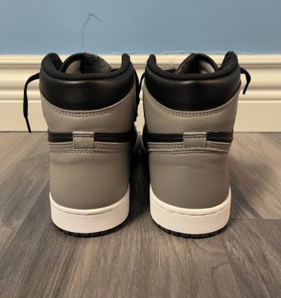 Jordan 1 High Shadow 2018 - Size 9