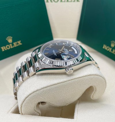 Rolex Day-date 40 New Day-date 40mm 228239 White Gold Fluted Bezel Blue Roman Dial President Bracelet