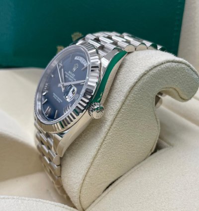 Rolex Day-date 40 New Day-date 40mm 228239 White Gold Fluted Bezel Blue Roman Dial President Bracelet