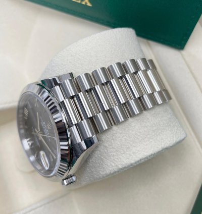 Rolex Day-date 40 New Day-date 40mm 228239 White Gold Fluted Bezel Blue Roman Dial President Bracelet