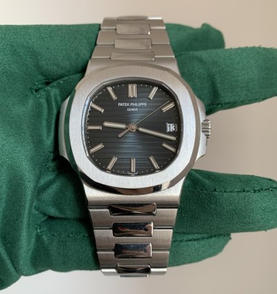 Patek Philippe Nautilus Jumbo 5711 1a Signed By President Dr Thierry Stern Full Set 2014