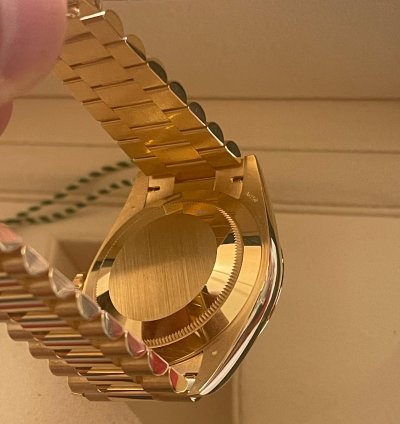 Rolex Day-date 40 New Gold Rolex President With Silver Diagonal Motif Dial