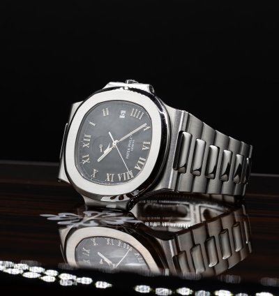 Patek Philippe Nautilus Jumbo Steel Black Power Reserve 42mm