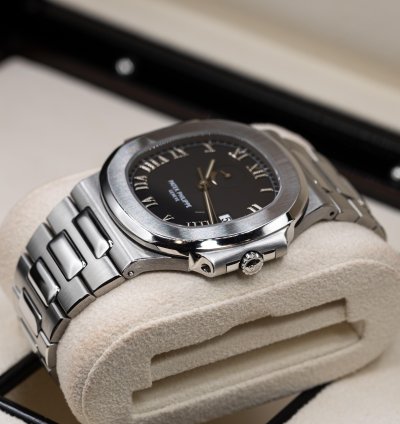 Patek Philippe Nautilus Jumbo Steel Black Power Reserve 42mm