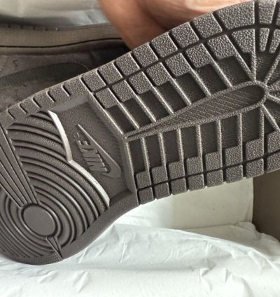 Jordan 1 Low Travis Scott Dark Mocha Velvet Brown