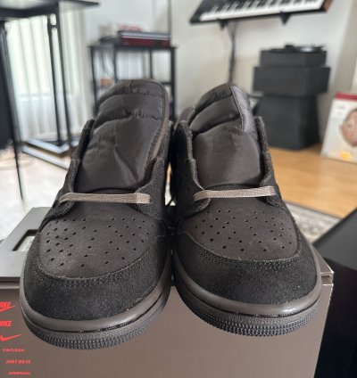 Jordan 1 Low Travis Scott Dark Mocha Velvet Brown