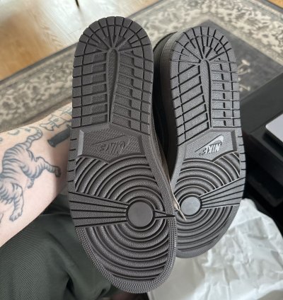 Jordan 1 Low Travis Scott Dark Mocha Velvet Brown