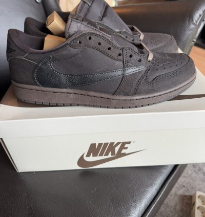 Jordan 1 Low Travis Scott Velvet Brown