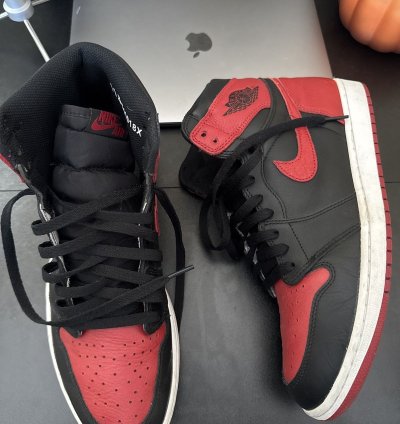 Jordan 1 Retro Banned Bred