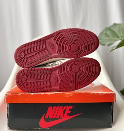Jordan 1 Retro High Lost And Found