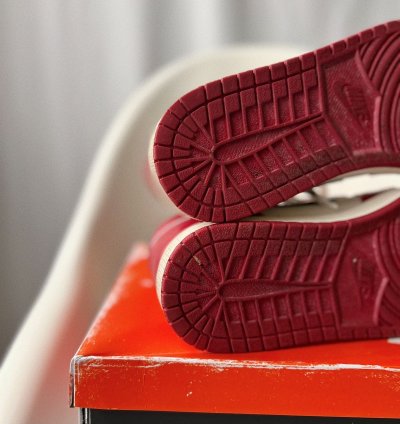 Jordan 1 Retro High Lost And Found