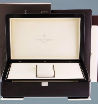Patek Philippe Nautilus Mint Papers Nautilus 5711j White 18k Yellow Gold 5711j-001 Watch Box