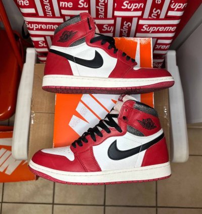 Jordan 1 Retro High Og Chicago Lost Found - Sz 9 5