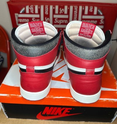 Jordan 1 Retro High Og Chicago Lost Found - Sz 9 5