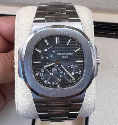 Patek Philippe Nautilus Moon Phase 5712