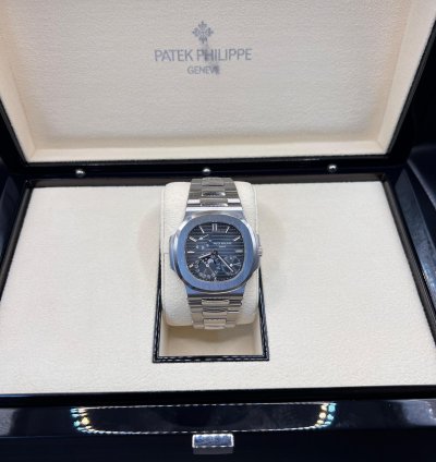Patek Philippe Nautilus Moon Phase 5712
