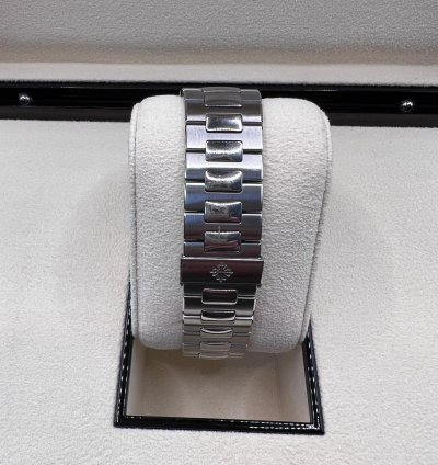 Patek Philippe Nautilus Moon Phase 5712