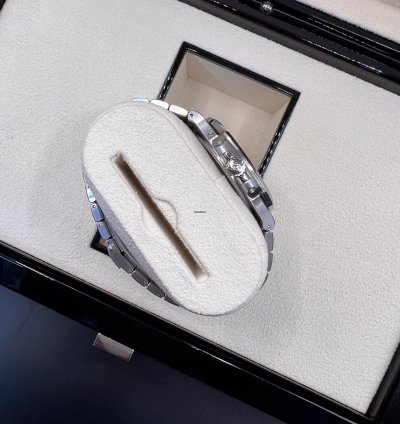 Patek Philippe Nautilus Moon Phase 5712