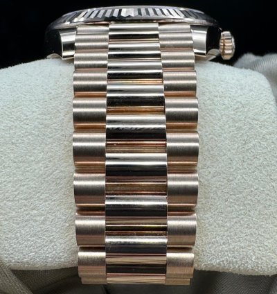 Rolex Day-date 40 Olive Green Roman Dial Unworn