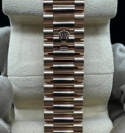 Rolex Day-date 40 Olive Green Roman Dial Unworn