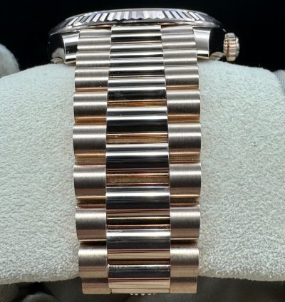 Rolex Day-date 40 Olive Green Roman Dial Unworn