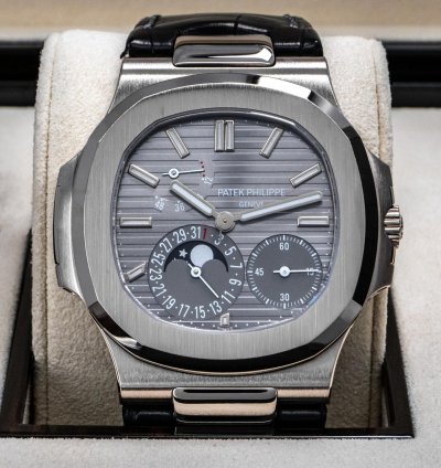 Patek Philippe Nautilus Moon Phase 5712g-001