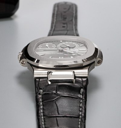 Patek Philippe Nautilus Moon Phase 5712g-001
