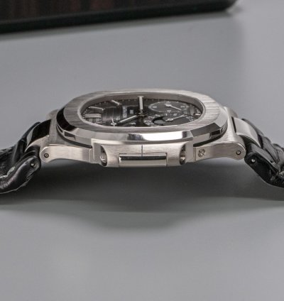 Patek Philippe Nautilus Moon Phase 5712g-001