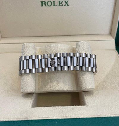 Rolex Day-date 40 Olive Roman Dial - 2023 - 228239