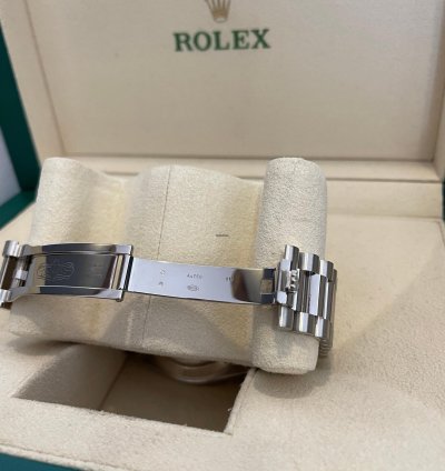 Rolex Day-date 40 Olive Roman Dial - 2023 - 228239