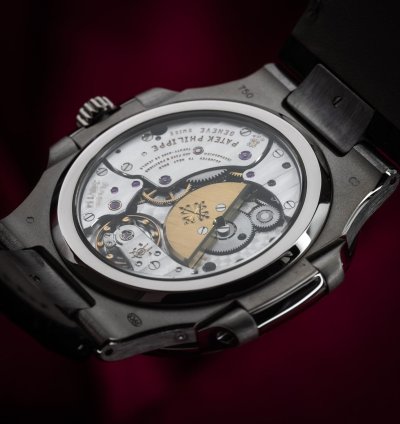 Patek Philippe Nautilus Moonphase 5712g-001 18k White Gold 40mm Box Papers