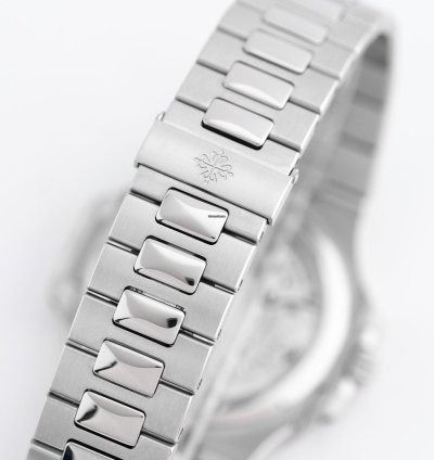 Patek Philippe Nautilus Moonphase Blue Dial - 5712 1a-001