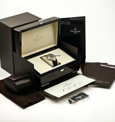 Patek Philippe Nautilus Moonphase Power Reserve 40 White Gold Moonphase Power Reserve - 2017 Papers