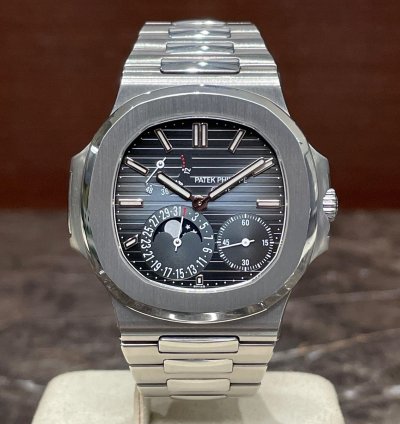 Patek Philippe Nautilus Moonphase Steel 2018 Eu Ref 5712 1a-001