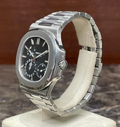 Patek Philippe Nautilus Moonphase Steel 2018 Eu Ref 5712 1a-001