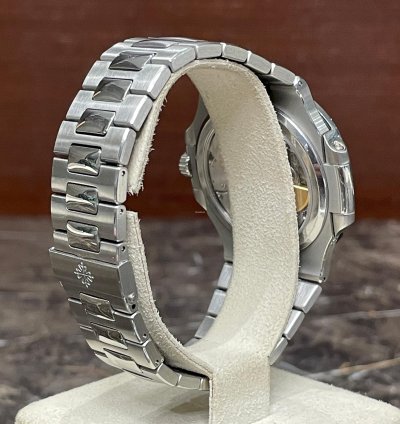 Patek Philippe Nautilus Moonphase Steel 2018 Eu Ref 5712 1a-001