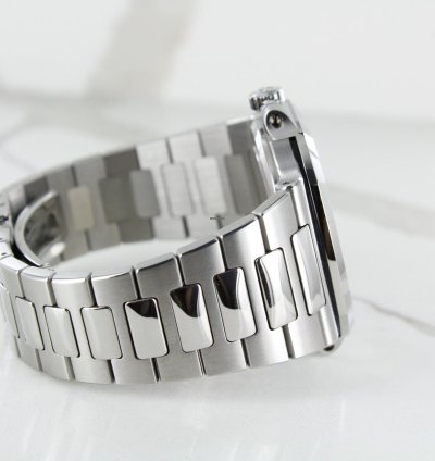 Patek Philippe Nautilus New Caliber 330